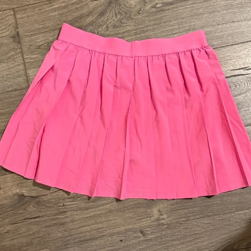 Alo Yoga Bubblegum Pink Pleated Tennis Skirt